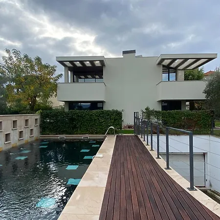 Cap D'antibes Luxury Family Apartment